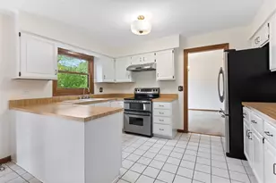 321 Ashwood Dr, Schaumburg, IL 60193 - Photo 7
