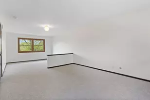 321 Ashwood Dr, Schaumburg, IL 60193 - Photo 13