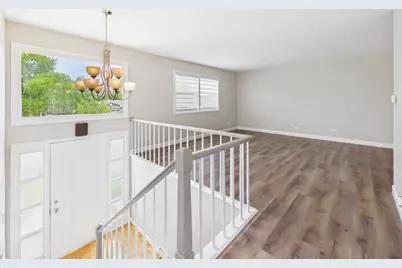 4360 Mumford Drive, Hoffman Estates, IL 60192 - Photo 3