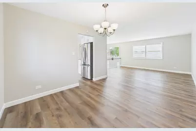 4360 Mumford Drive, Hoffman Estates, IL 60192 - Photo 13