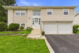 4360 Mumford Dr, Hoffman Estates, IL 60192 - Photo 1