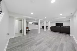 10617 S Whipple St, Chicago, IL 60655 - Photo 15