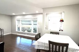 317 S Louis St, Mount Prospect, IL 60056 - Photo 3