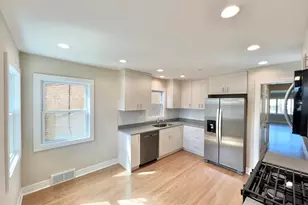 5547 N Central Ave, Chicago, IL 60630 - Photo 11