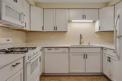 219 Kendrick Court #219, Schaumburg, IL 60194 - Photo 11