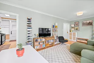 1221 W Jarvis Ave, Chicago, IL 60626 - Photo 5