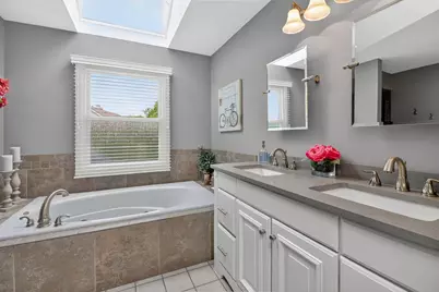27W228 Heather Lane, Winfield, IL 60190 - Photo 17
