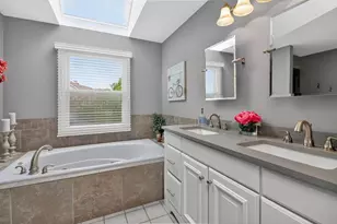 27W228 Heather Ln, Winfield, IL 60190 - Photo 17