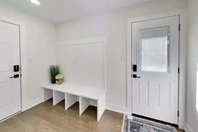 6850 Latrobe Avenue, Skokie, IL 60077 - Photo 33