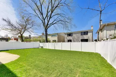 6850 Latrobe Avenue, Skokie, IL 60077 - Photo 37