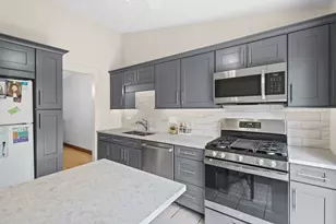 338 Essex Ct, Wood Dale, IL 60191 - Photo 9