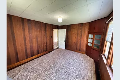 426 S Locust Street, Flora, IL 62839 - Photo 3
