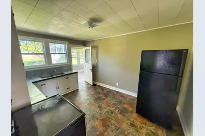 426 S Locust Street, Flora, IL 62839 - Photo 15