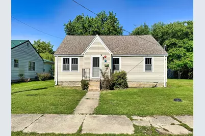 426 S Locust Street, Flora, IL 62839 - Photo 1