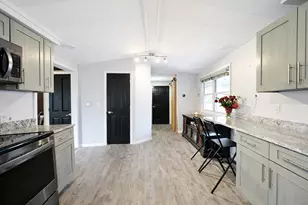 50 Beacon Bay Ct, Lakemoor, IL 60051 - Photo 13