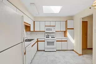 7450 N Waukegan Rd, Niles, IL 60714 - Photo 11