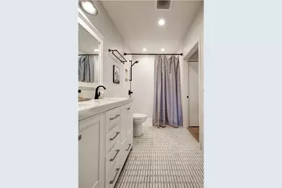 343 W Old Town Court #705, Chicago, IL 60610 - Photo 9