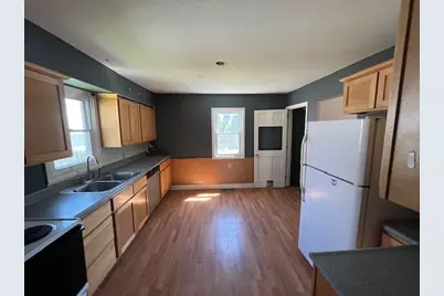318 S Worth Street, Sullivan, IL 61951 - Photo 5