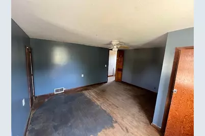 318 S Worth Street, Sullivan, IL 61951 - Photo 15
