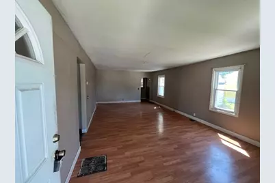 318 S Worth Street, Sullivan, IL 61951 - Photo 3