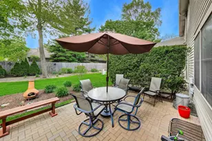 3946 Balmoral Ct, Rolling Meadows, IL 60008 - Photo 7