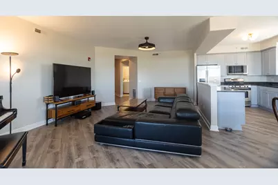 8440 Callie Avenue #606, Morton Grove, IL 60053 - Photo 7