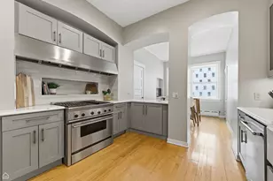628 W Sheridan Rd, Chicago, IL 60613 - Photo 15
