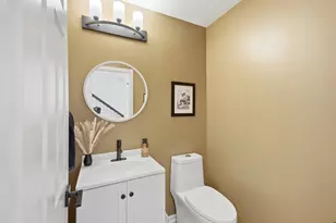 1679 Yellowstone Cir, Crystal Lake, IL 60014 - Photo 7