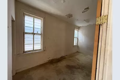 850 W 51st Place, Chicago, IL 60609 - Photo 9