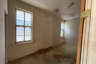 850 W 51st Pl, Chicago, IL 60609 - Photo 9