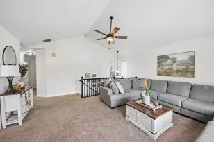 1344 Orleans Dr, Mundelein, IL 60060 - Photo 5