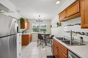1344 Orleans Dr, Mundelein, IL 60060 - Photo 11