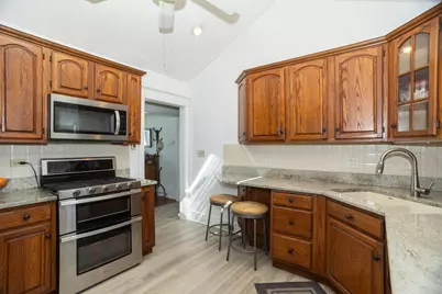 219 W Oak Avenue, Wheaton, IL 60187 - Photo 5