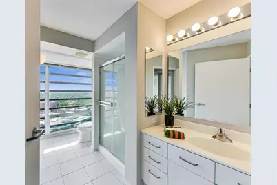 1720 Maple Avenue #2070, Evanston, IL 60201 - Photo 13