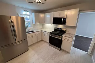 936 Russell Pl, Mundelein, IL 60060 - Photo 3