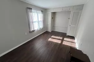 936 Russell Pl, Mundelein, IL 60060 - Photo 9