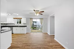 9 Chaucer Ln, Streamwood, IL 60107 - Photo 7