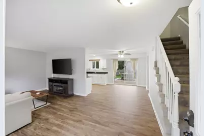 9 Chaucer Lane, Streamwood, IL 60107 - Photo 3