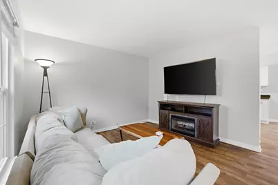 9 Chaucer Lane, Streamwood, IL 60107 - Photo 5