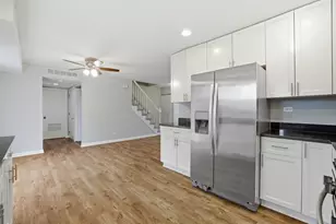 9 Chaucer Ln, Streamwood, IL 60107 - Photo 11