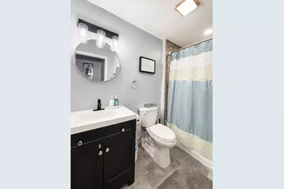 1033 W 14th Place #311, Chicago, IL 60608 - Photo 9
