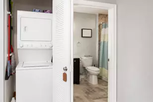 1033 W 14th Pl, Chicago, IL 60608 - Photo 7