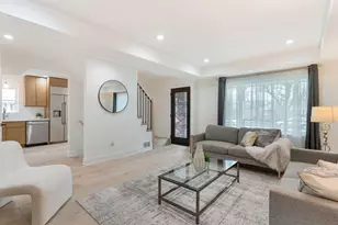 5232 Greenwood St, Skokie, IL 60077 - Photo 5