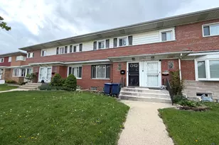 430 Oak St, Des Plaines, IL 60016 - Photo 1