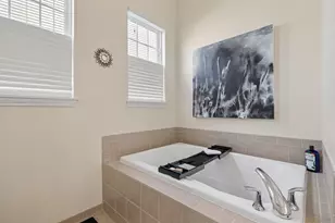 3898 Valhalla Dr, Elgin, IL 60124 - Photo 15