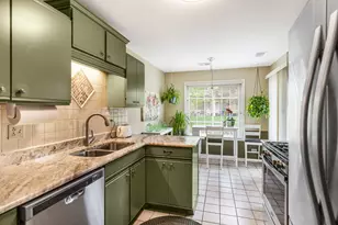 1246 E Evergreen Dr, Palatine, IL 60074 - Photo 5