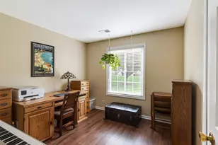 1246 E Evergreen Dr, Palatine, IL 60074 - Photo 9