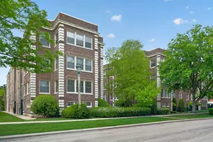 433 N Lombard Ave, Oak Park, IL 60302 - Photo 1