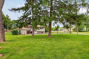 2501 S Vaupell Dr, McHenry, IL 60051 - Photo 37