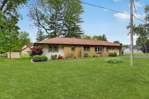 2501 S Vaupell Dr, McHenry, IL 60051 - Photo 3